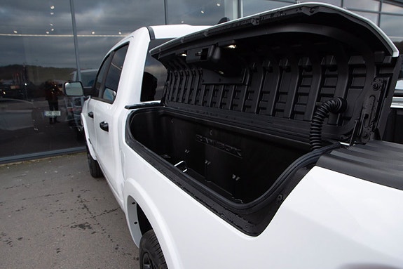 Dodge RAM 1500 9 of 20