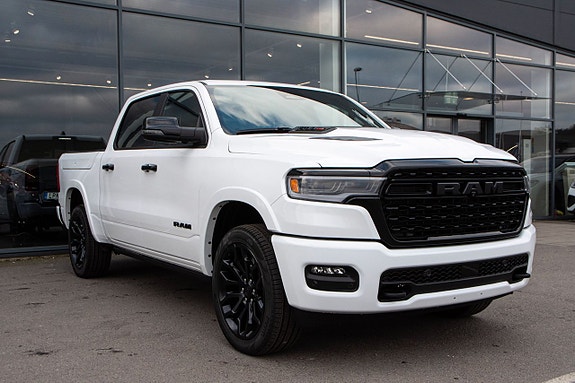 Dodge RAM 1500 3 of 20