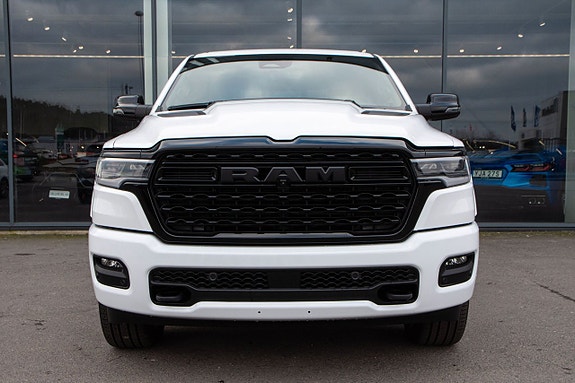 Dodge RAM 1500 2 of 20