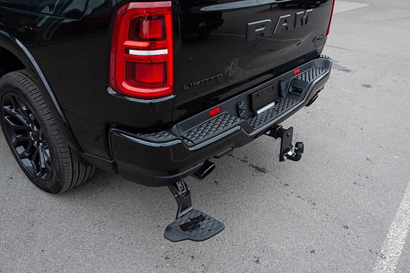 Dodge RAM 1500 9 of 17
