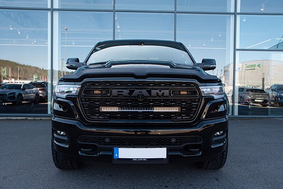 Dodge RAM 1500 2 of 5