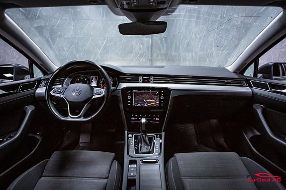 Volkswagen Passat 13 of 26