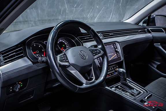 Volkswagen Passat 12 of 26