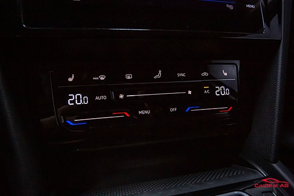 Volkswagen Passat 25 of 26