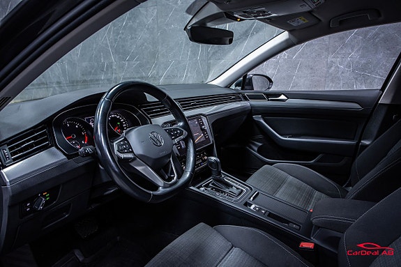 Volkswagen Passat 11 of 26