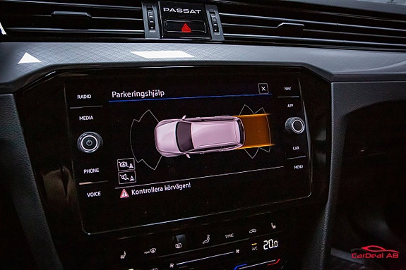 Volkswagen Passat 23 of 26