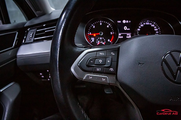 Volkswagen Passat 19 of 26