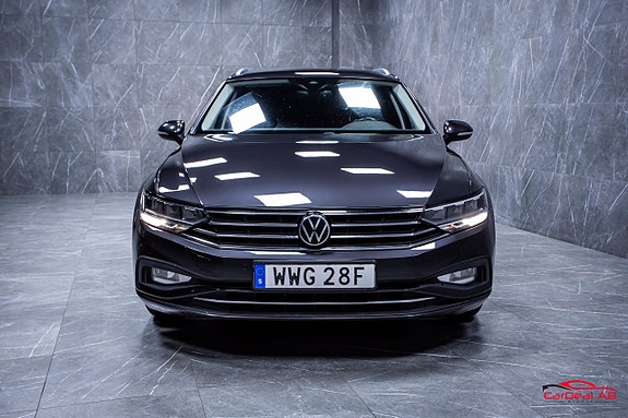 Volkswagen Passat 2 of 5
