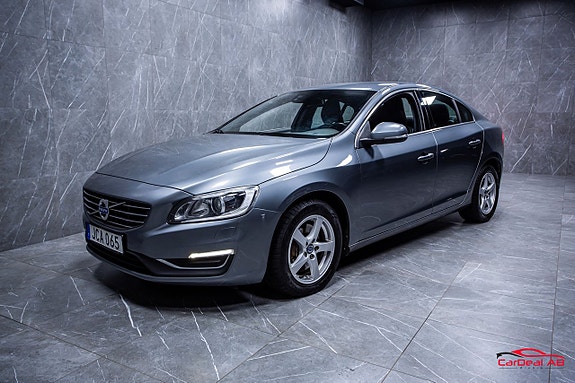 Volvo S60 3 of 5