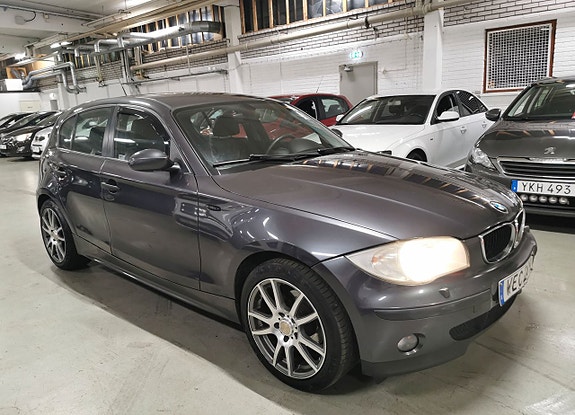BMW 116i 2 of 5