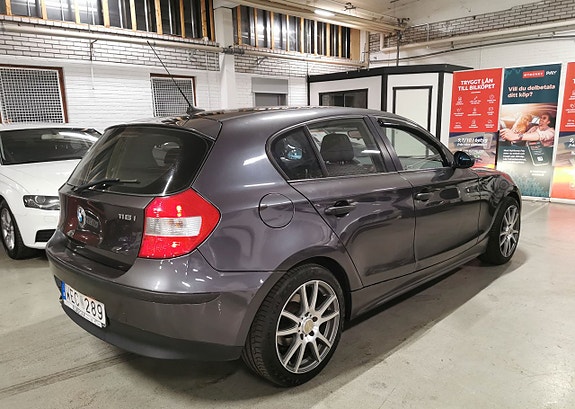 BMW 116i 3 of 5