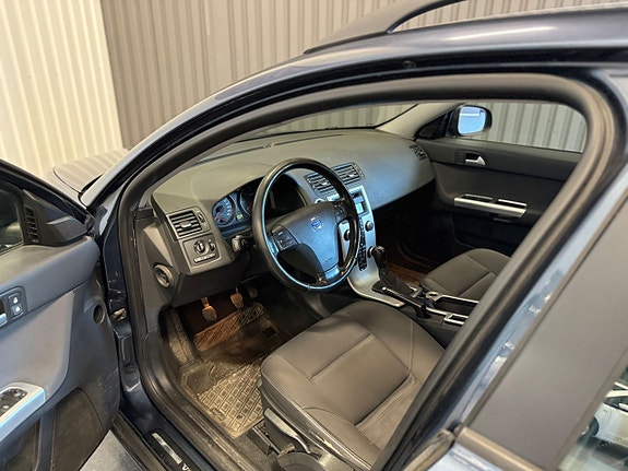 Volvo V50 8 of 8