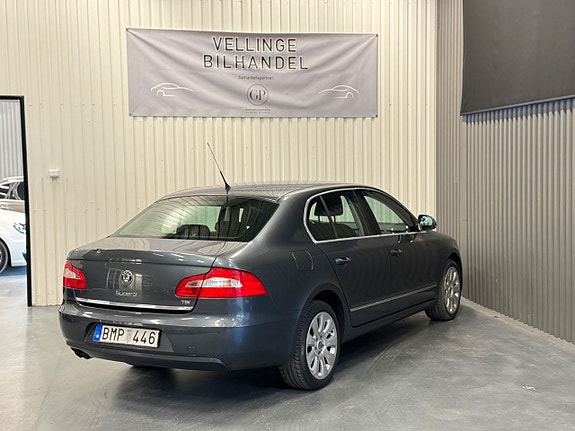 Skoda Superb 3 of 5
