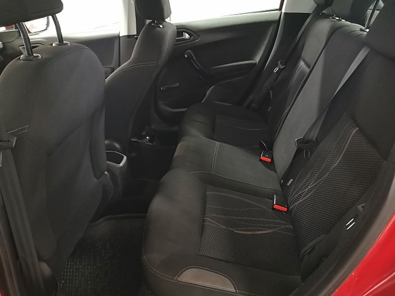 Peugeot 208 11 of 19