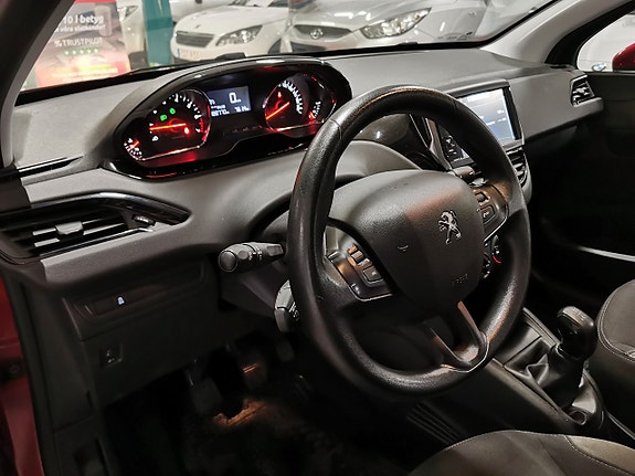 Peugeot 208 7 of 19