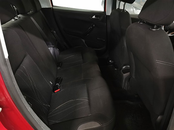 Peugeot 208 12 of 19
