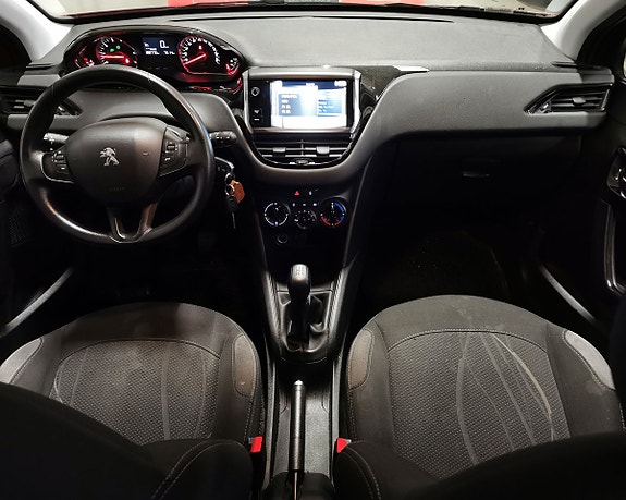 Peugeot 208 15 of 19