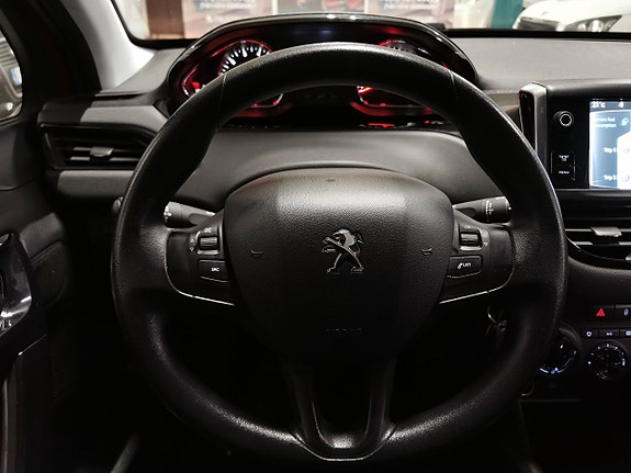 Peugeot 208 14 of 19