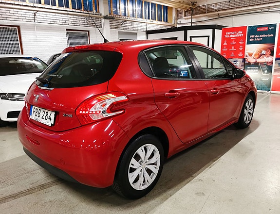 Peugeot 208 4 of 19