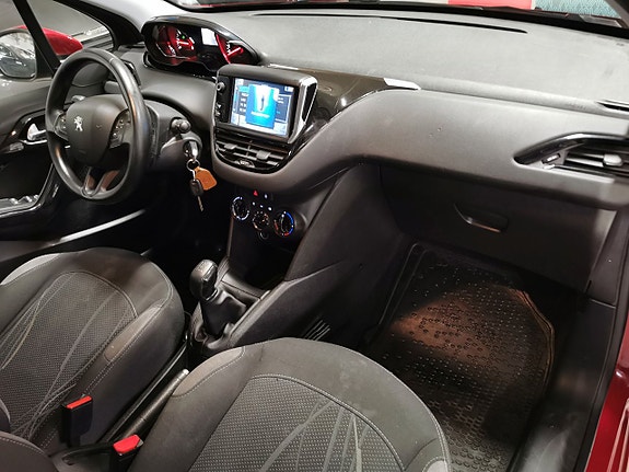 Peugeot 208 9 of 19