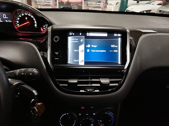 Peugeot 208 17 of 19