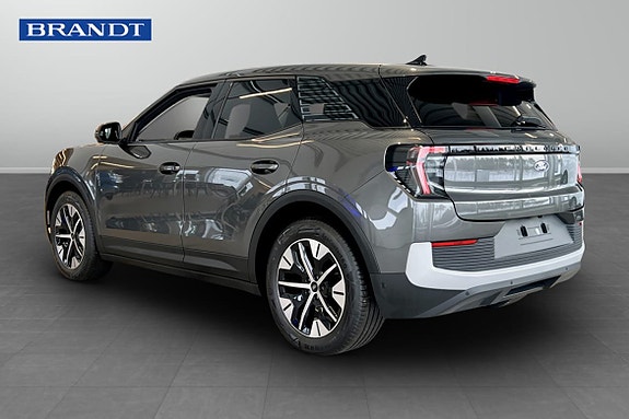 Ford Explorer 2 of 5