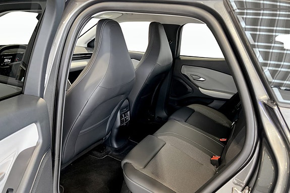 Ford Explorer 9 of 9