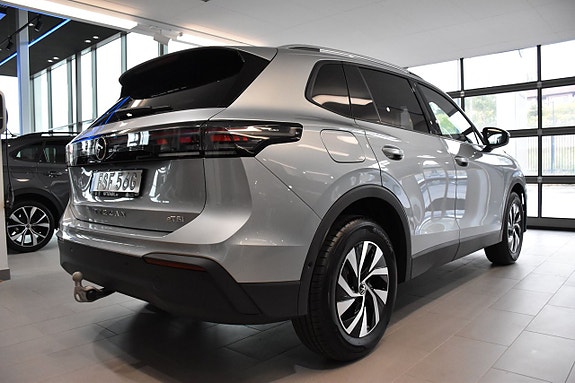 Volkswagen Tiguan 8 of 27