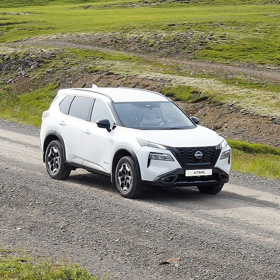 Nissan X-Trail 3 of 6