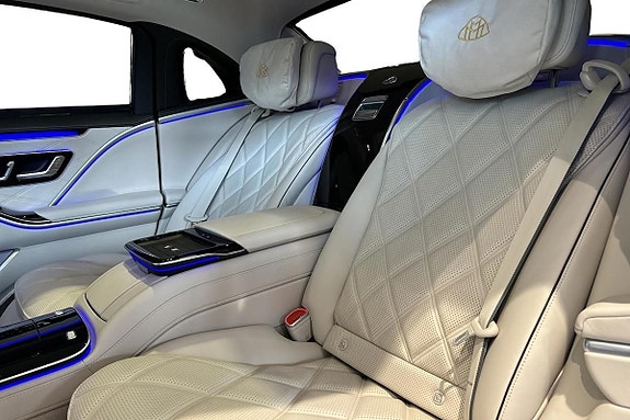 Mercedes-Benz S-Klass 15 of 17
