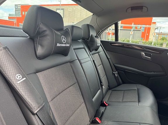 Mercedes-Benz E220 11 of 14