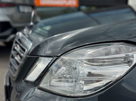 Mercedes-Benz E220 14 of 14