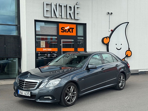 Mercedes-Benz E220 9 of 14