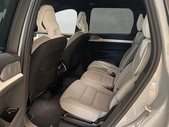 Volvo EX90 4 of 5