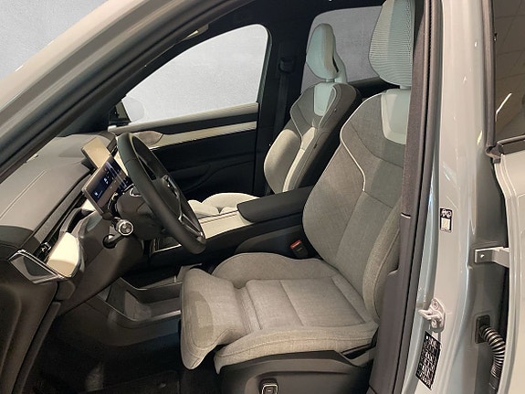Volvo EX90 3 of 5