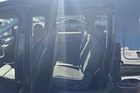 Volkswagen Caddy Maxi 11 of 12