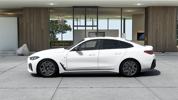 BMW i4 4 of 13