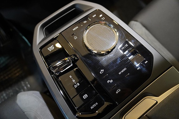 BMW iX 9 of 9