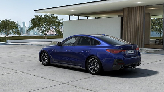 BMW i4 2 of 13