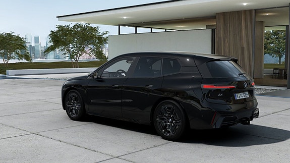 BMW iX 2 of 13