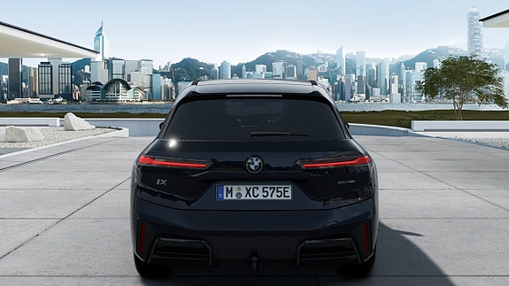 BMW iX 6 of 13
