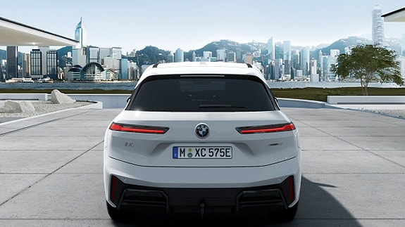 BMW iX 5 of 13