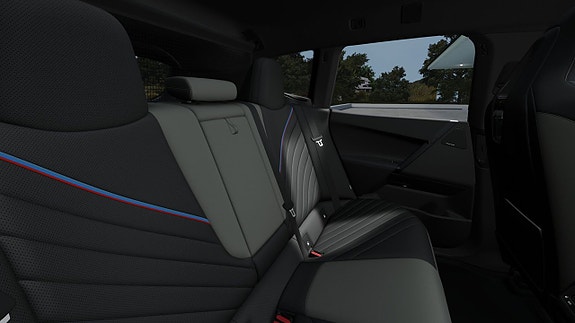 BMW iX 12 of 13