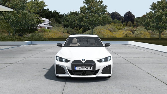 BMW i4 3 of 13