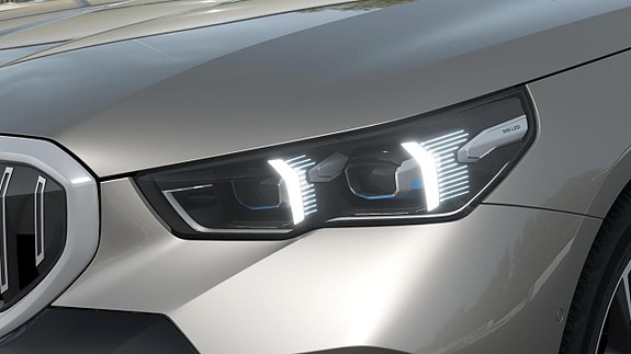 BMW i5 6 of 13