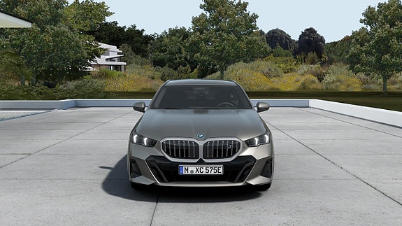 BMW i5 3 of 13