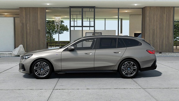 BMW i5 4 of 13