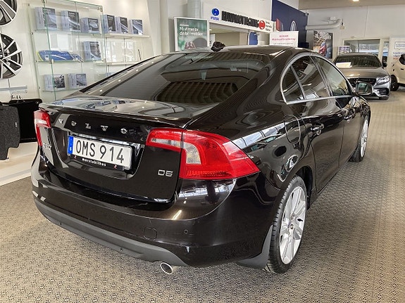 Volvo S60 3 of 5