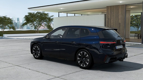 BMW iX 2 of 13