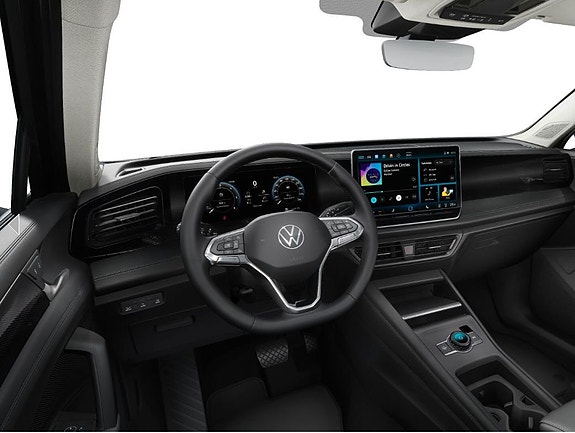 Volkswagen Tiguan 3 of 4